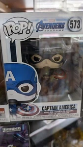 FUNKO POP 573: CAPTAIN AMERICA BROKEN SHIELD & MJOLNIR - SLIGHTLY DISCOLORED BOX - Foto 1 di 2