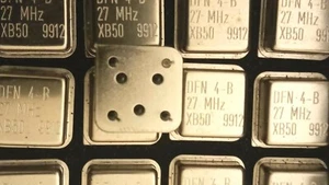 1pcs DFN 4-B XB50 Oscillator clock 27MHZ DC:99 - Imagen 1 de 2