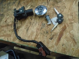 Juego de bloqueo interruptor de encendido tapa de gasolina asiento ABS Honda CTX 700 2014 - Imagen 1 de 3