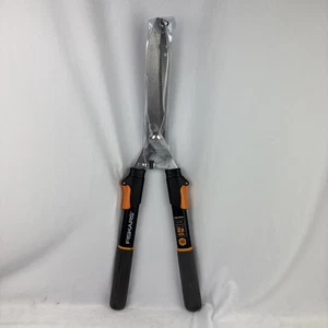 FISKARS Power-Lever Extendable Hedge Shears 25"-33" - Model 391690 - Picture 1 of 6
