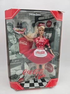 Bambola Barbie Cameriera Coca Cola 1998 Mattel 22831 - Foto 1 di 4
