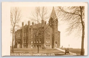 Maestra de escuela secundaria Hampton en servicio de patio de recreo ~ Niños en bicicleta ~ Niñas dejando RPPC - Imagen 1 de 2