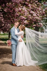 wedding dress - Picture 1 of 9