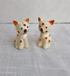 Statuette vintage anni '60 a pois coppia triste gattini Giappone ceramica sale pepe - Foto 1 di 6
