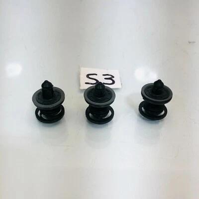 Juego de 3 clips para panel de puerta Volkswagen Touareg 2004-2010 OEM 7L6868243 Foto 1 de 4