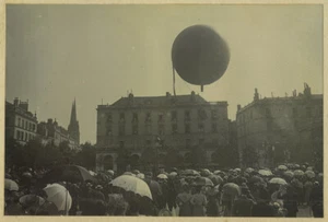 (Bayonne) 5 photos 1906. Ascension de ballon sur la Place d'Armes. Régates. - Picture 1 of 5