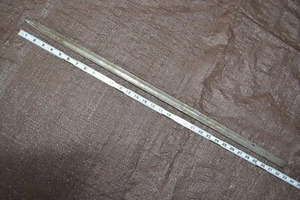 Oldsmobile 88 1962 moldeado central guardabarros delantero, 32 7/8"" X 9/16"", 4 puertas - Imagen 1 de 8