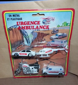 AMBULANCE 4 VEHICULES échelle 3 INCHES autour du 1/60 COMME NEUF blister scellé - Picture 1 of 1