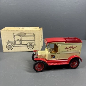 1913 Model T Delivery Bank Trucks - Bild 1 von 9