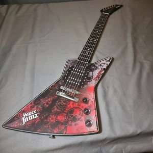 Paper Jamz Wow Wee Red And Black Toy Battery Electric Guitar  - Picture 1 of 4