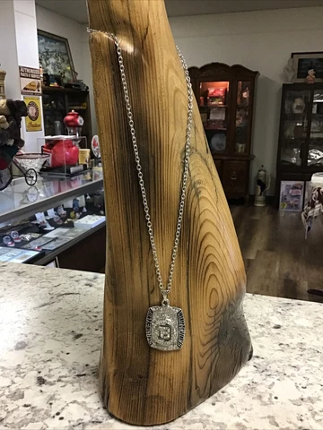 USA Boston Bruins 2011 Championship Ring Inspired Pendant Necklace Cover