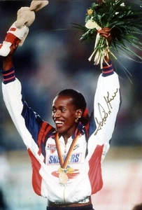 Jackie Joyner Kersee Original Signed Photo 20x30 HAMMER;OTIV - Picture 1 of 1