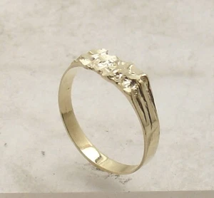 Size 9 Men's Nugget Style Ring Real Solid 10K Yellow Gold Resizable - Picture 1 of 4