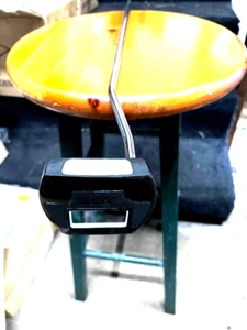 PUTTER RAYAS HUEVO, CARA EQUILIBRADA, KARMA BIG AGARRE SUAVE 34" CUBIERTA CABEZA DERECHA - Imagen 1 de 7