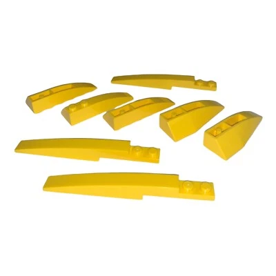lot of 8 assorted yellow Lego parts - Technic-as pictured -combined ship (YEL10) - Image 1 of 3