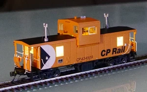 RAPIDO 110110 HO Canadian Pacific CP Rail 434509 Angus Wide Vision Caboose Car - Foto 1 di 6