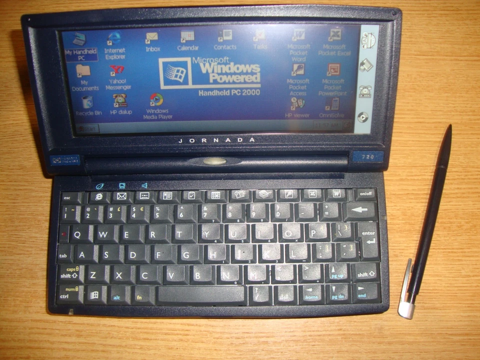 Jornada 720 PC 2000 206MHz  32MB 6.5-in colour CSTN IrDA - Image 1 of 2