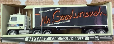 NYLINT MR. GOODWRENCH GM PARTS PRESSED STEEL 18 WHEELER SEMI W/TRAILER #911-Z! - Image 1 of 4