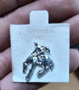 Spilla da bavero Saddler Bronc Cowboy Rider 1" - Foto 1 di 2