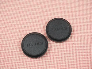 Due Fujifilm LHCP-27 42 mm ID tappo cappuccio slip-on per cappuccio LH-XF27 - Foto 1 di 7