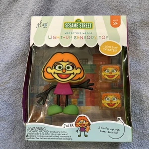 New Glo Pals Sesame Street Julia Water-Activated Sensory Bath Toy w/ 2 Cubes - Picture 1 of 2