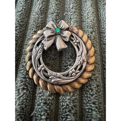 Broche broche corona vintage piedra preciosa verde arco acento tono plata tono dorado Foto 1 de 4