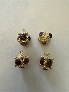 A Group Of 4 Vintage Solid 18k Yellow Gold Charm Pendants - Picture 1 of 21