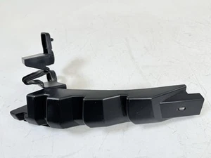 Soporte de parachoques trasero izquierdo Jaguar F-Pace 2017-2020 montaje OEM - Imagen 1 de 10