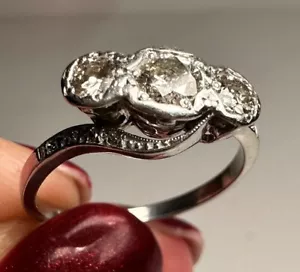 Stunning Vintage 3 Stone Diamond Ring in Platinum Size O 1/2 - Picture 1 of 15