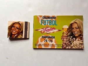 Vintage mexikanischer La Rubia Superior Bier Farrah Fawcett Fußball Kalender & Streichhölzer - Bild 1 von 14