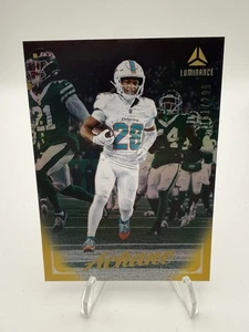 Panini Luminance 2025 - De'Von Achane #7 dorado/299 - Imagen 1 de 3