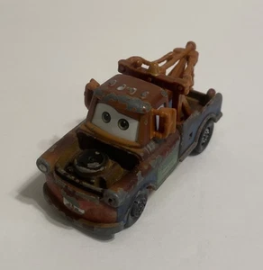 DISNEY PIXAR CARS 2 RACE TEAM MATER 1:55 DIECAST Mattel Tow Truck - Picture 1 of 6
