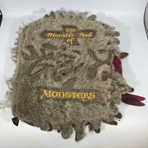 Harry Potter Libro dei Mostri dei Mostri Peluche La Nobile Collezione - Foto 1 di 7