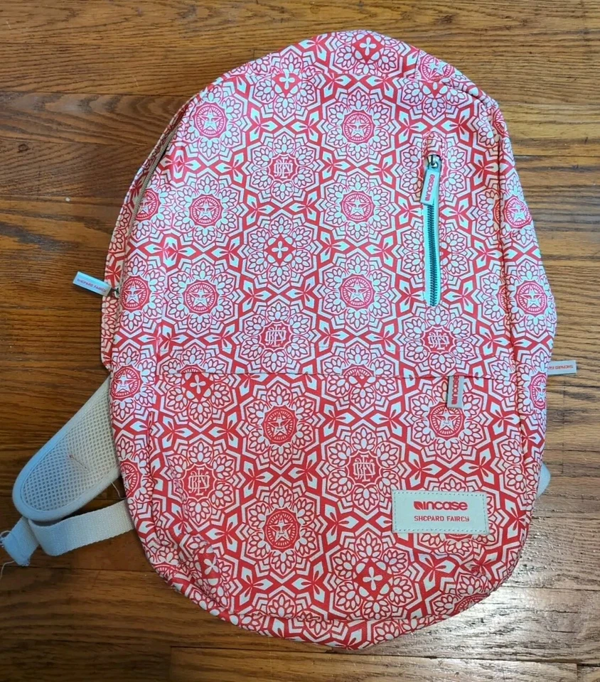 INCASE Shepard Fairey RARO RARO Mochila Portátil Estuche de Viaje ARTE POP Graffiti  Foto 1 de 4