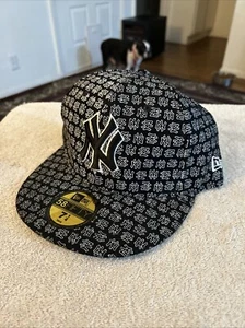 New Era 59Fifty New York Insignia y Sombrero Ajustado Plano Y2K Hip Hop Talla 7,1/4 i - Imagen 1 de 3
