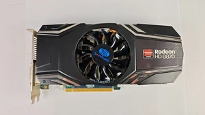 AMD Radeon HD 6870 1GB GDDR5 Sapphire Scheda Grafica HDMI DP DVI-D - Photo 1/6