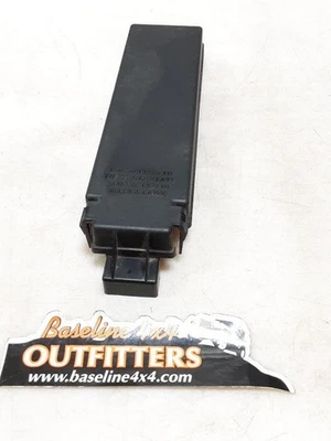 Tampa da caixa de fusíveis do motor Jeep TJ Wrangler 2000 2001 2002 2003 2004 2005 2006 60720 - Imagem 1 de 4