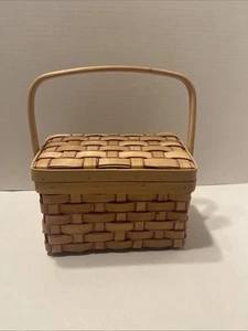 "Cesta de campo tejida faisán sabana de colección con tapa con bisagras de latón 8"" de ancho X 6"" de profundidad" - Imagen 1 de 7