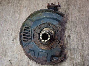 86-95 Toyota Pickup 4Runner 4WD Left Steering Knuckle Splindle W/ Backing Plate - Foto 1 di 8