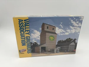 Walthers Cornerstone - N - Valley Growers Association - Structure Kit 933-3251 - Picture 1 of 6