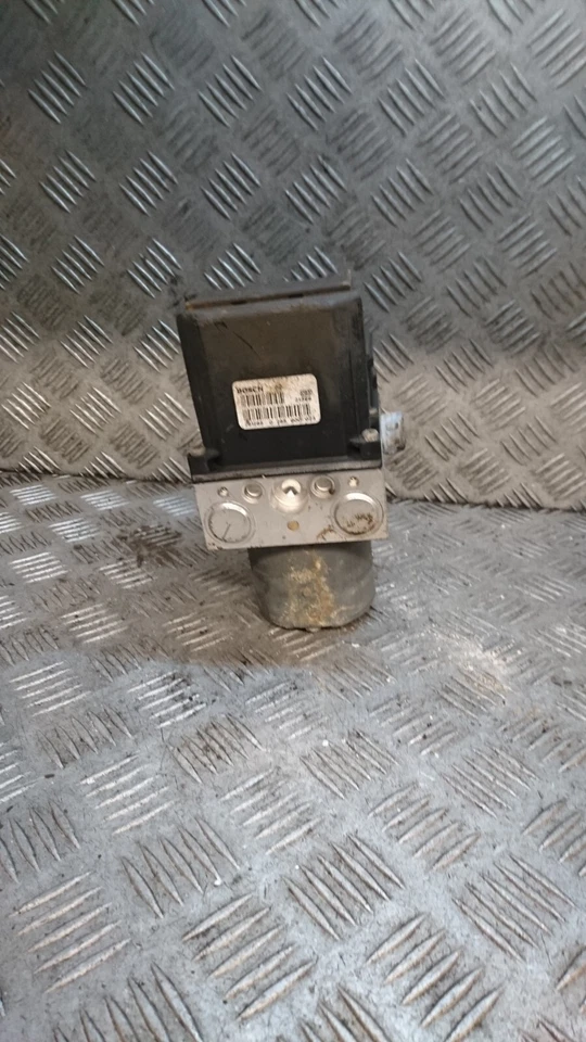 JAGUAR X-TYPE 2.2d Sport 4DR SALOON 2005 ABS PUMP 4X43-2C285-BA 0265900023 - Image 1 of 2