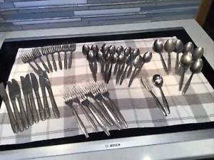 GC Edelstahl Japan Einzelsternmuster 46-teiliges Besteck-Set - Bild 1 von 9