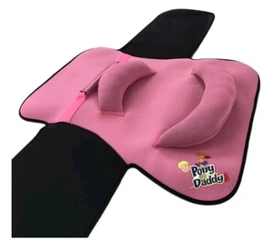Pony Up Daddy - Sillín de neopreno para padres con correa de fácil cierre - Cuenta con acolchado - Imagen 1 de 5