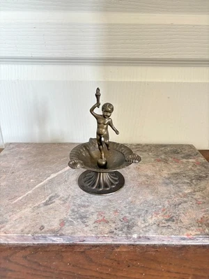 Ancien Cendrier Laiton Doré Enfant Nu au Bassin Angelot Flamme Putti Chérubin - Photo 1/4