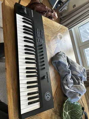 Native Instruments Komplete Kontrol A49 Keyboard Controller - 25237 - Image 1 of 3