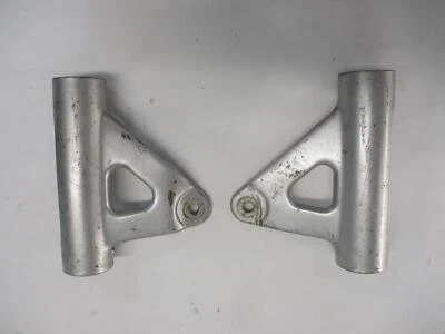 75 YAMAHA DT400 DT 400 HORQUILLA DELANTERA FARO OREJAS Foto 1 de 4