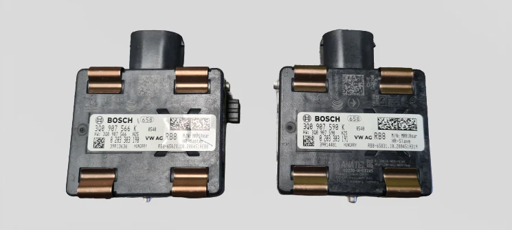 SENSOR DE DISTANCIA RADAR PARACHOQUES TRASERO GENUINO AUDI Q2 Q3 RSQ3 3Q0907566K+3Q0907590K Foto 1 de 1