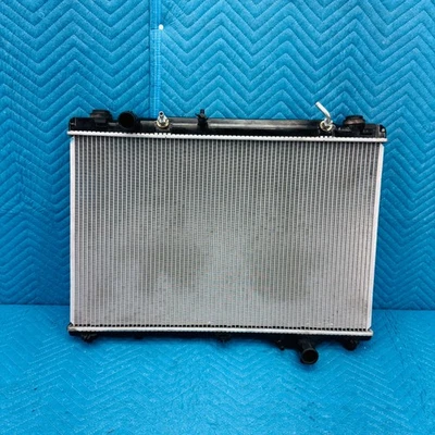 Radiador de refrigeración del motor Lexus LS460 2007-2012 Foto 1 de 4