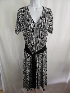 Covington Dress Women's Blue Short Sleeve Tie Dress Size Medium - Picture 1 of 8