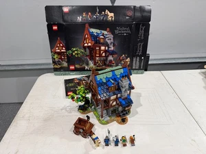 LEGO Ideas: Medieval Blacksmith (21325) - With Instructions & Box Complete - Picture 1 of 9
